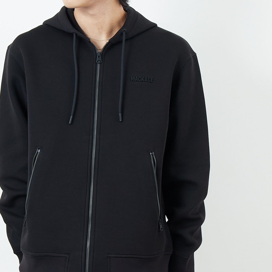 MACKAGE [マッカージュ] KRYSTOS ジップアップパーカー [10752707] BLACK &&モデル身長：179cm 着用サイズ：M&&