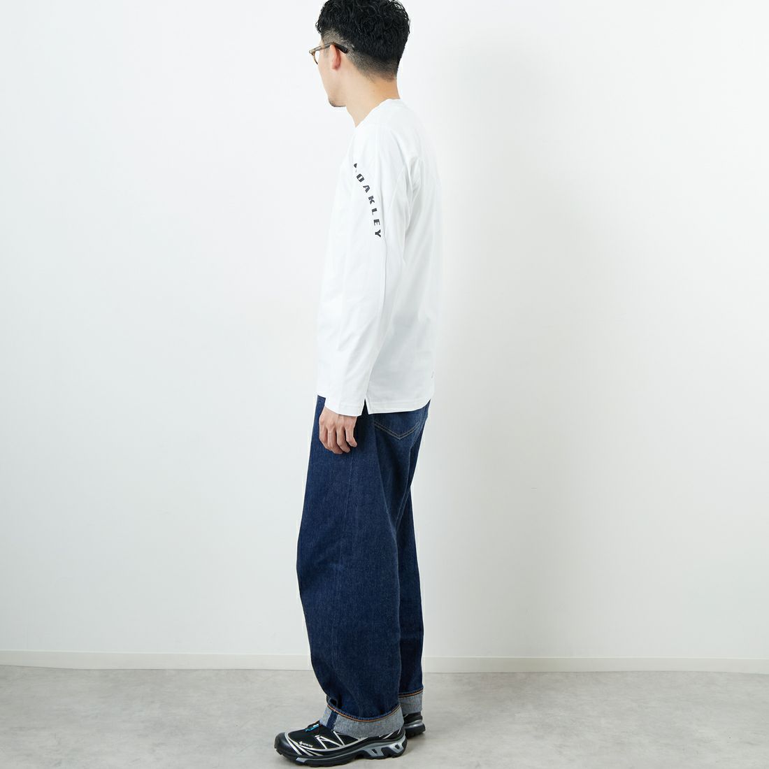 OAKLEY [オークリー] SYNC PACK ロングスリーブ Tシャツ [FOA408124] 100 WHITE &&モデル身長：168cm 着用サイズ：S&&