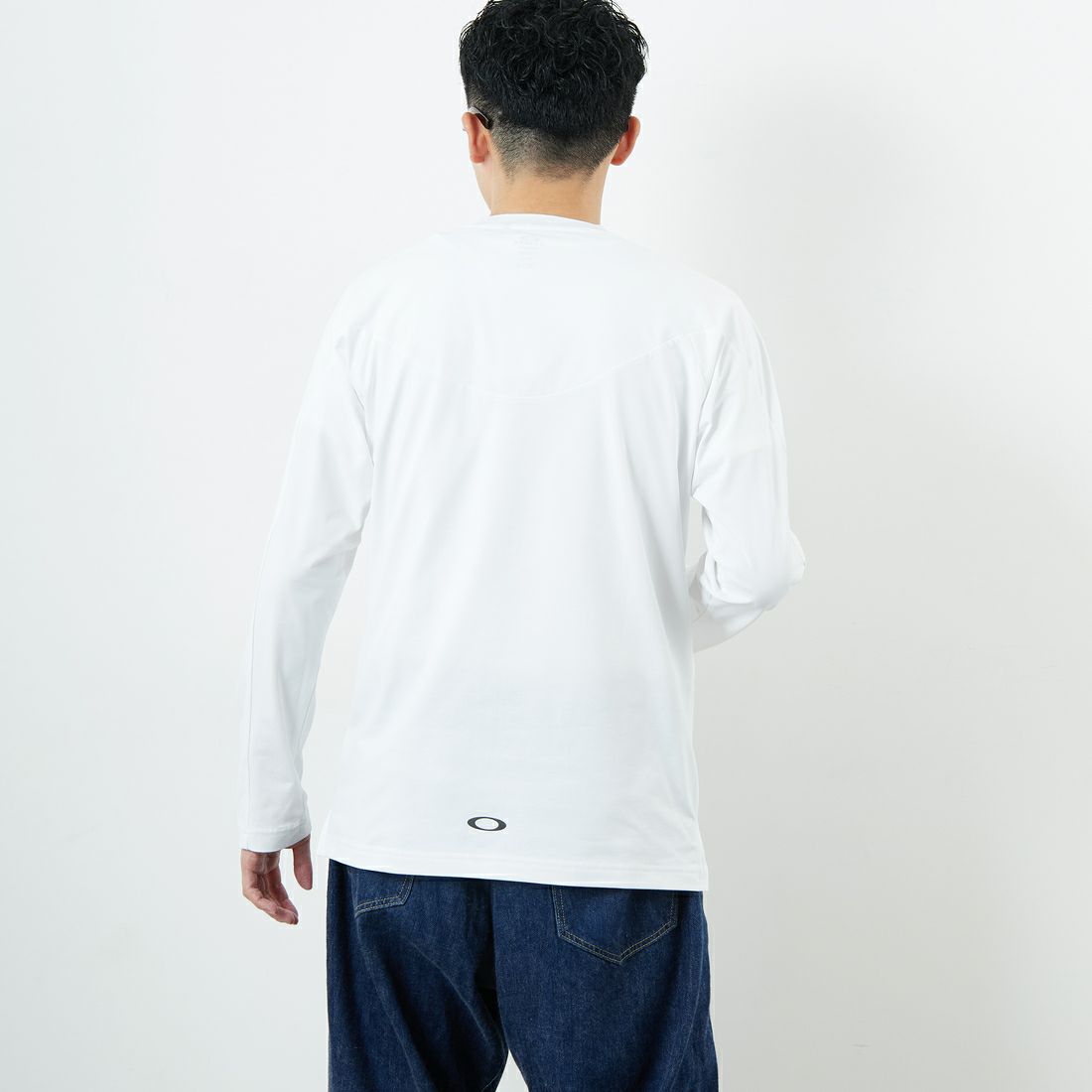 OAKLEY [オークリー] SYNC PACK ロングスリーブ Tシャツ [FOA408124] 100 WHITE &&モデル身長：168cm 着用サイズ：S&&