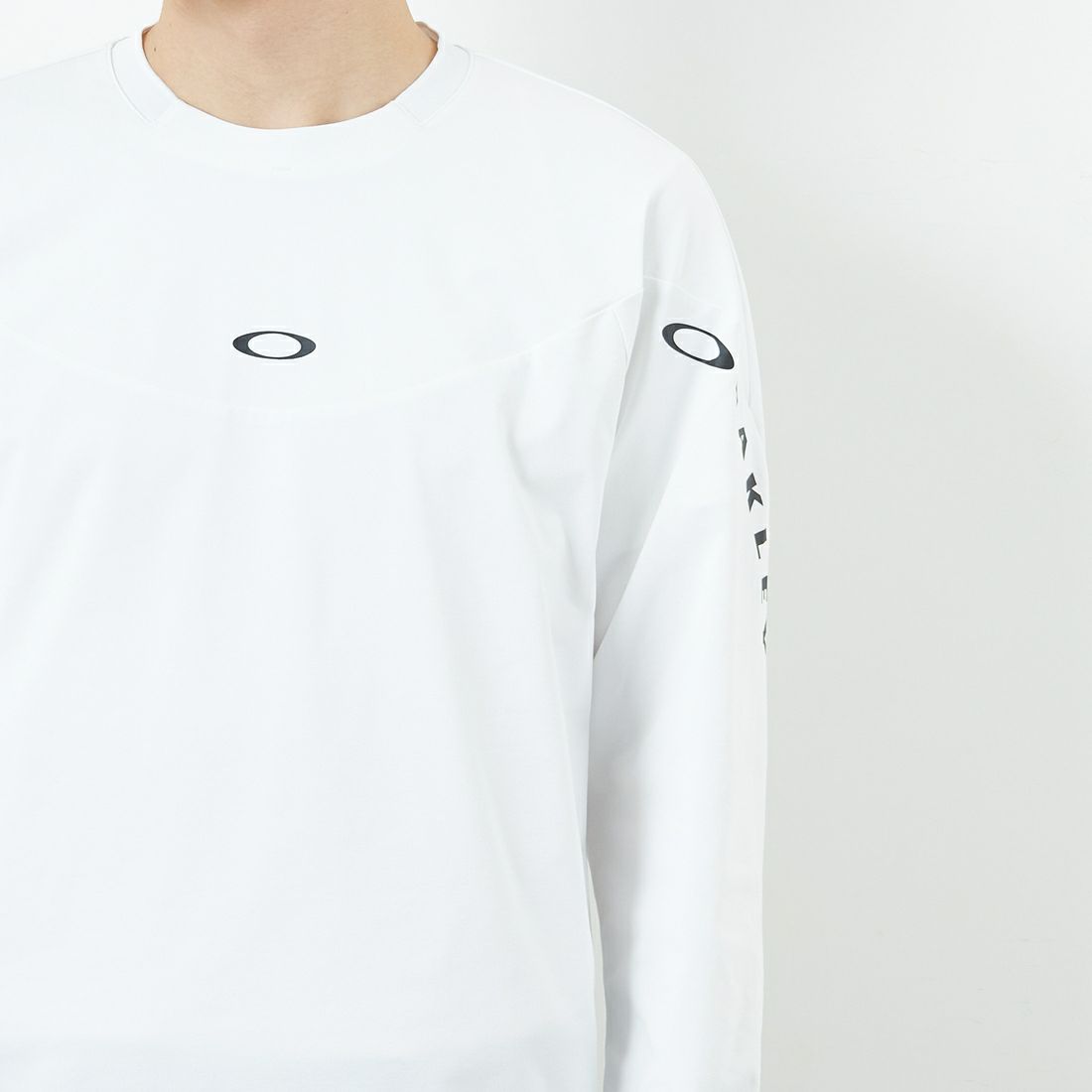 OAKLEY [オークリー] SYNC PACK ロングスリーブ Tシャツ [FOA408124] 100 WHITE &&モデル身長：168cm 着用サイズ：S&&