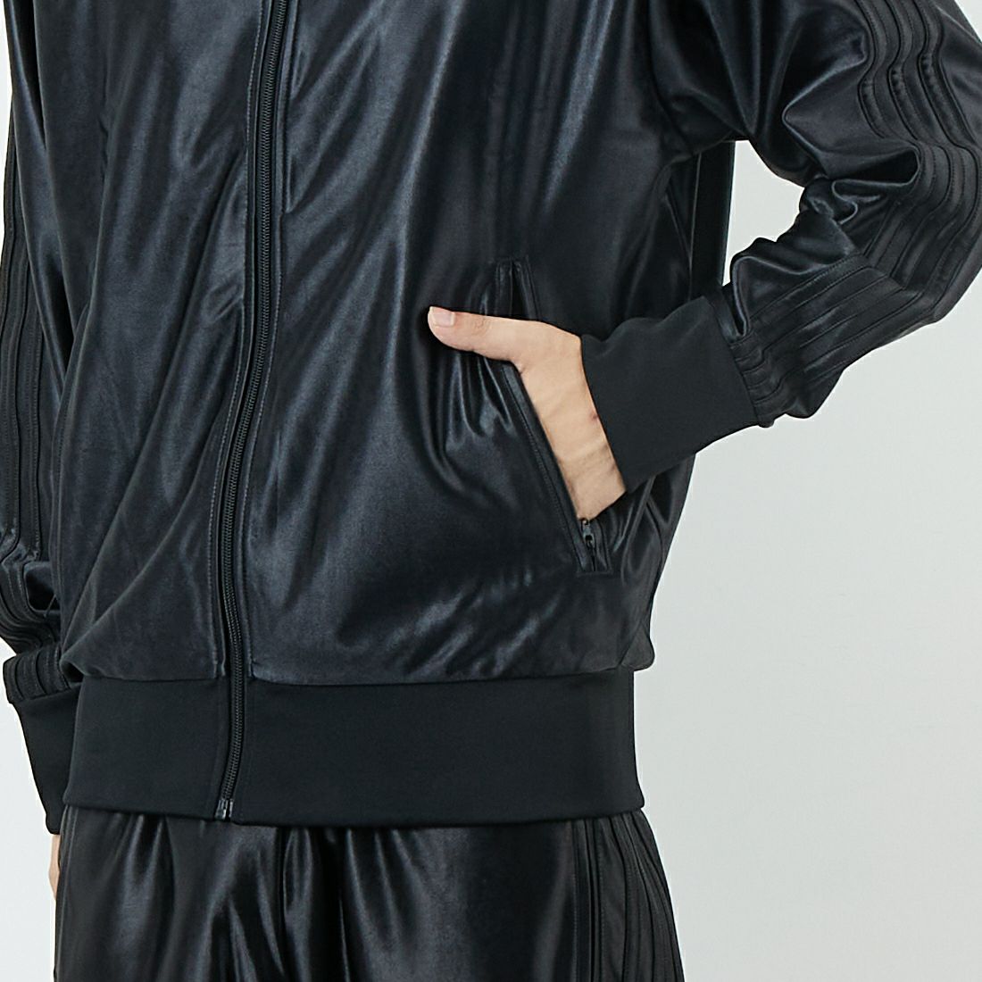 adidas Originals [アディダス オリジナルス] ファイヤーバード メタリックトラックトップ [I8613] JW5960 &&モデル身長：179cm 着用サイズ：M&&