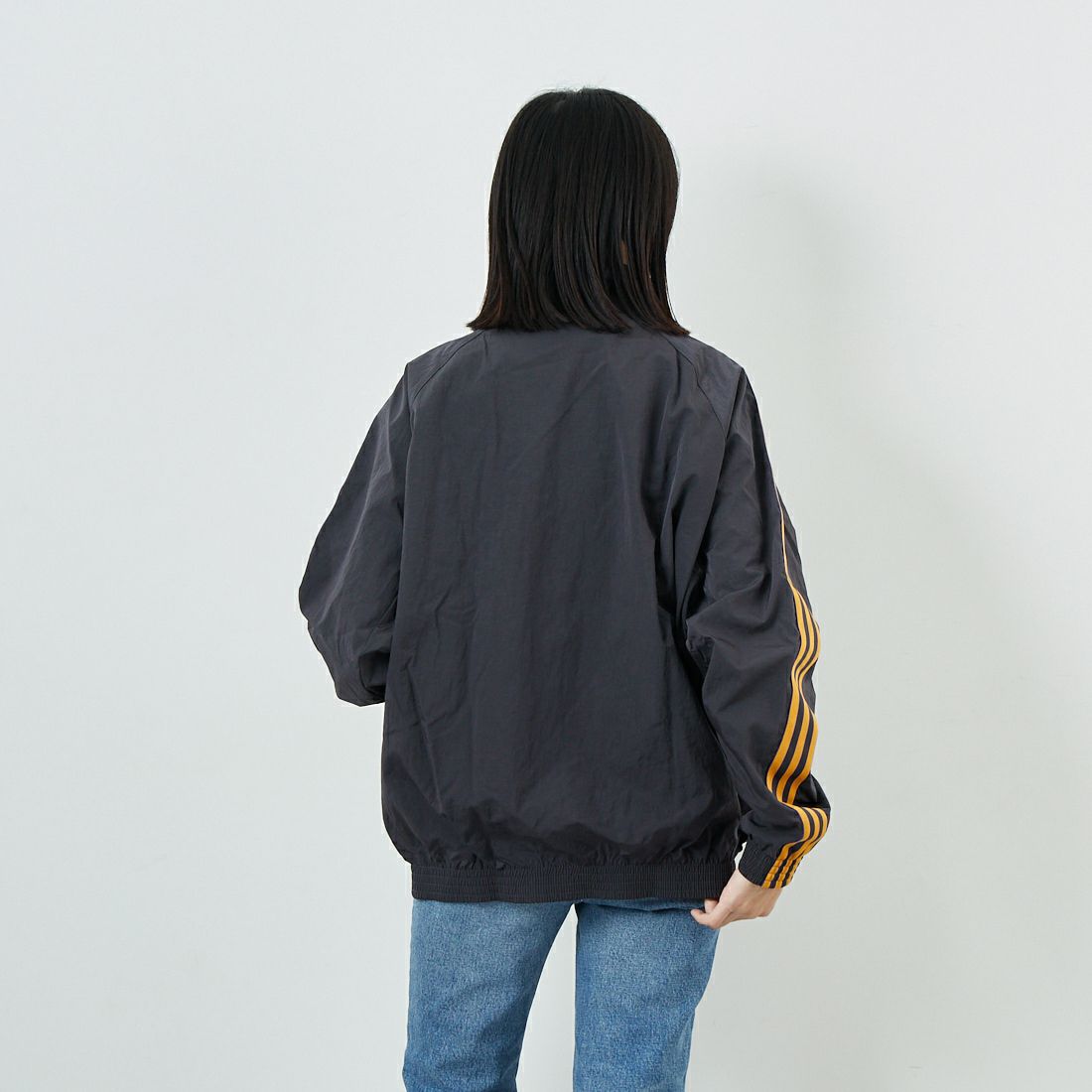 adidas Originals [アディダス オリジナルス] マンチェスター・ユナイテッドFC TERRACE ICONハーフジップジャケット [JUS88] JN2825 &&モデル身長：162cm 着用サイズ：M&&