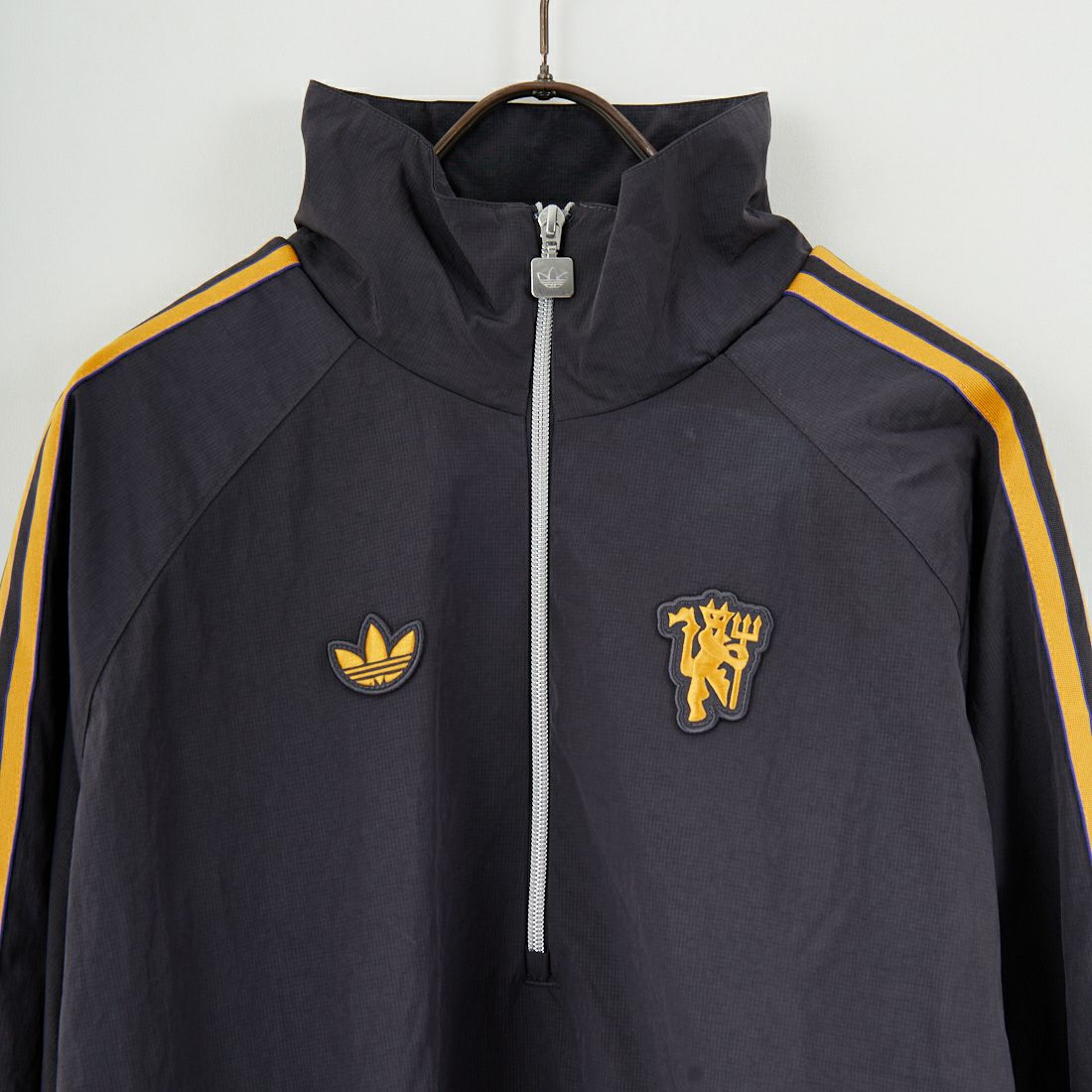 adidas Originals [アディダス オリジナルス] マンチェスター・ユナイテッドFC TERRACE ICONハーフジップジャケット [JUS88] JN2825