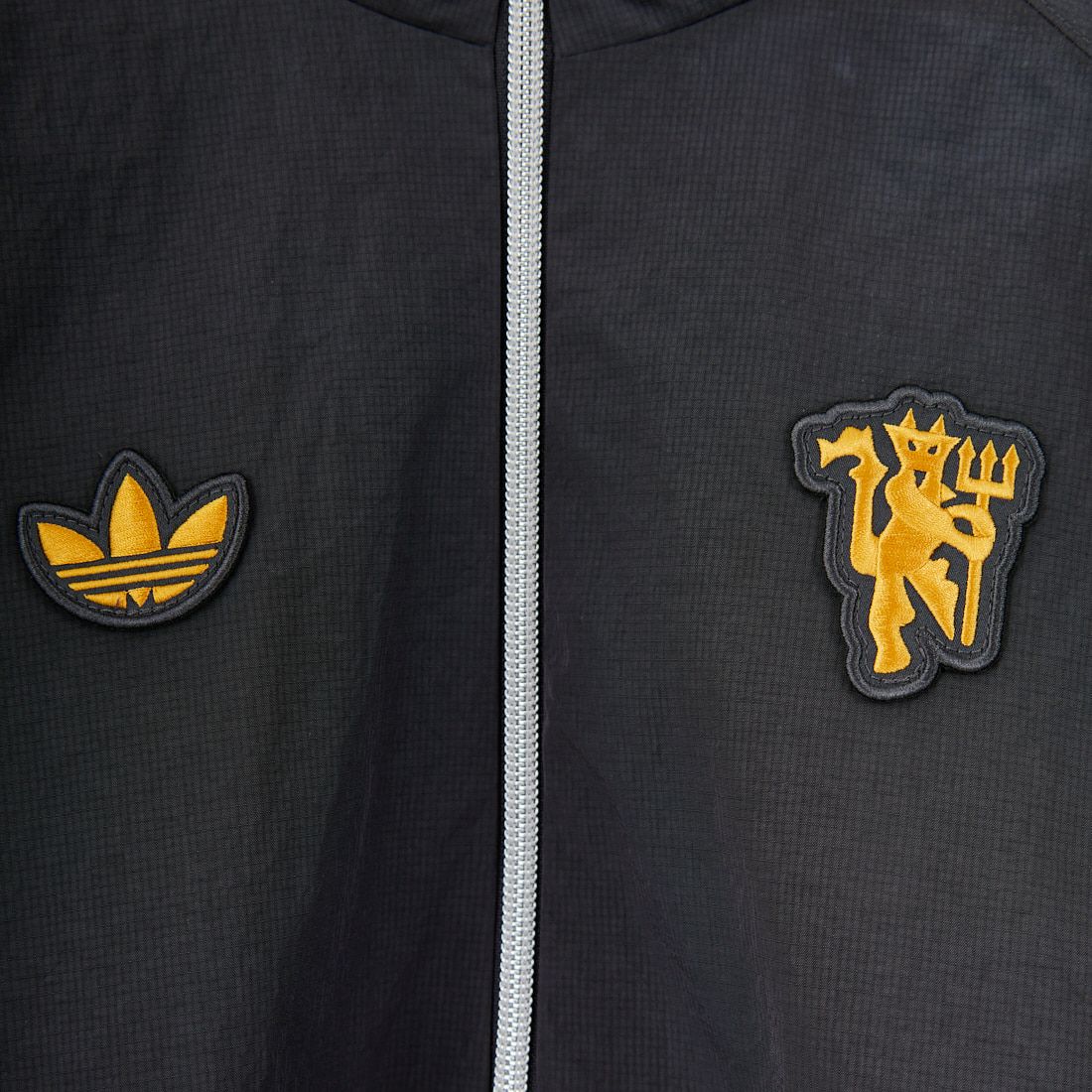 adidas Originals [アディダス オリジナルス] マンチェスター・ユナイテッドFC TERRACE ICONハーフジップジャケット [JUS88] JN2825