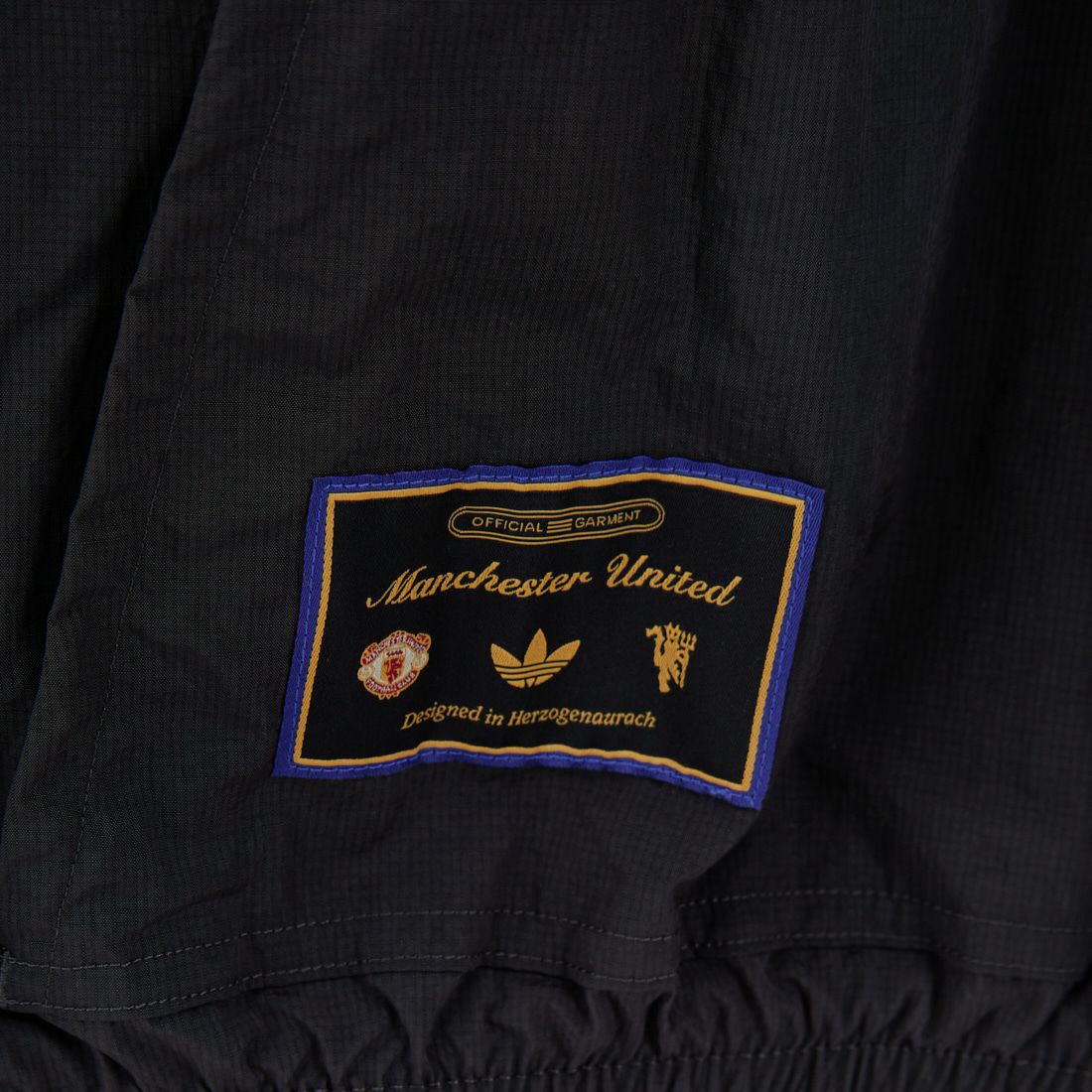adidas Originals [アディダス オリジナルス] マンチェスター・ユナイテッドFC TERRACE ICONハーフジップジャケット [JUS88] JN2825