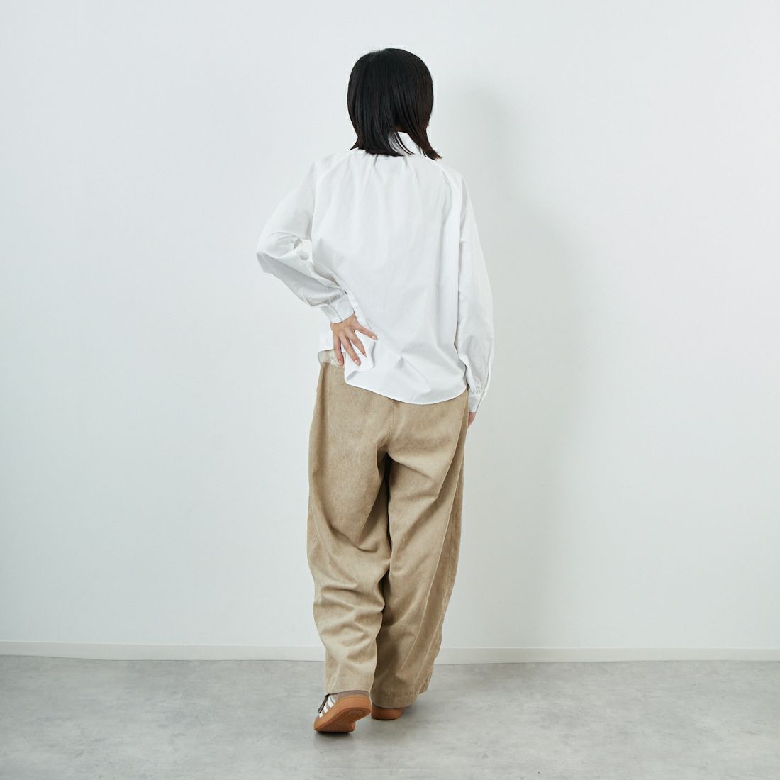 Commencement [コメンスメント] スタンドシャツ [C-314] WHITE &&モデル身長：162cm 着用サイズ：F&&