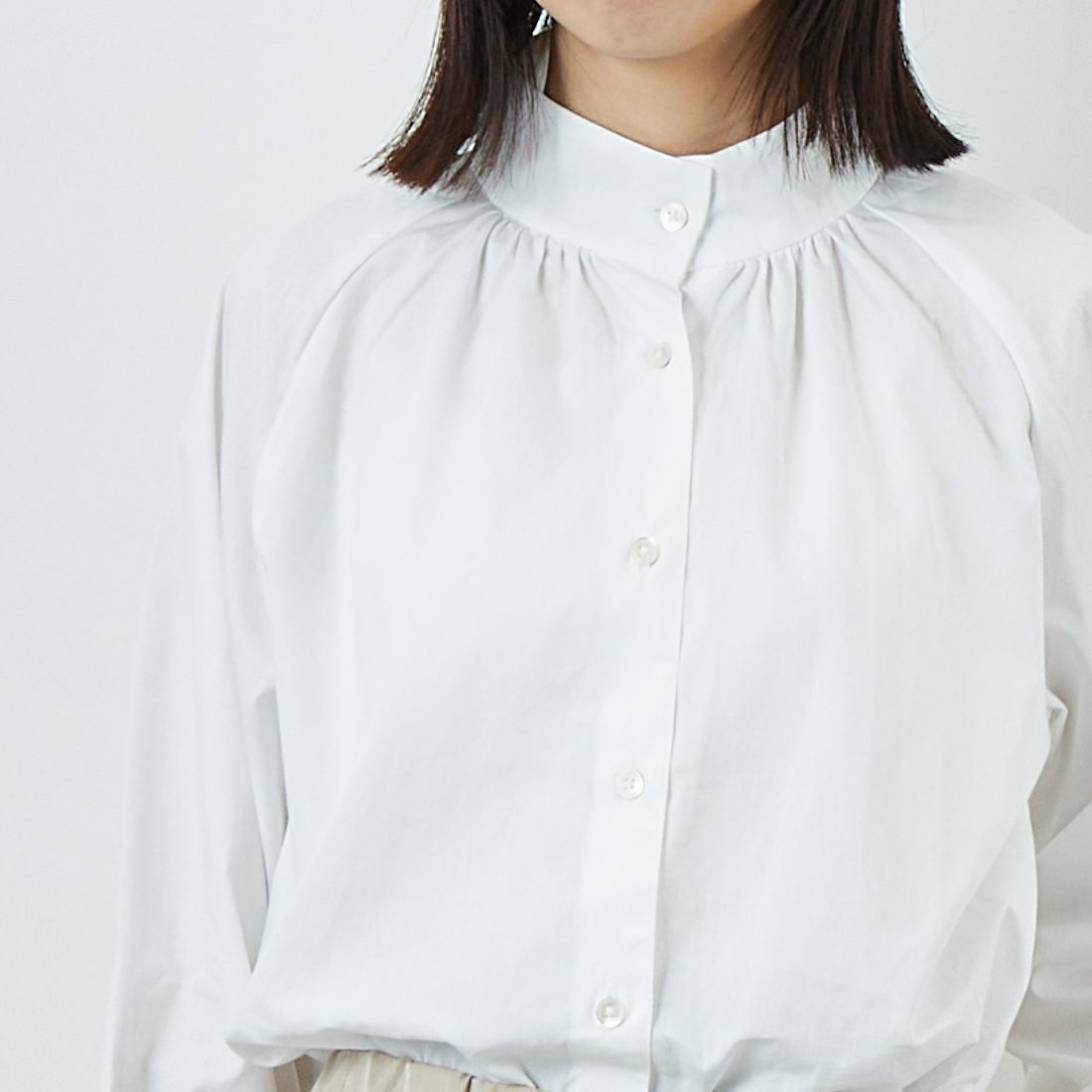 Commencement [コメンスメント] スタンドシャツ [C-314] WHITE &&モデル身長：162cm 着用サイズ：F&&