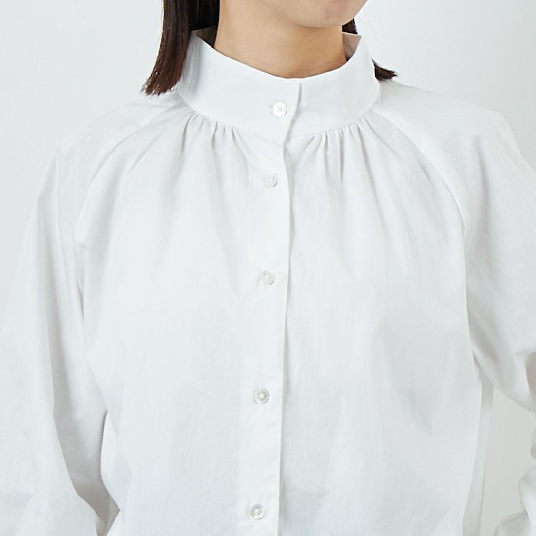 Commencement [コメンスメント] スタンドシャツ [C-314] WHITE &&モデル身長：162cm 着用サイズ：F&&