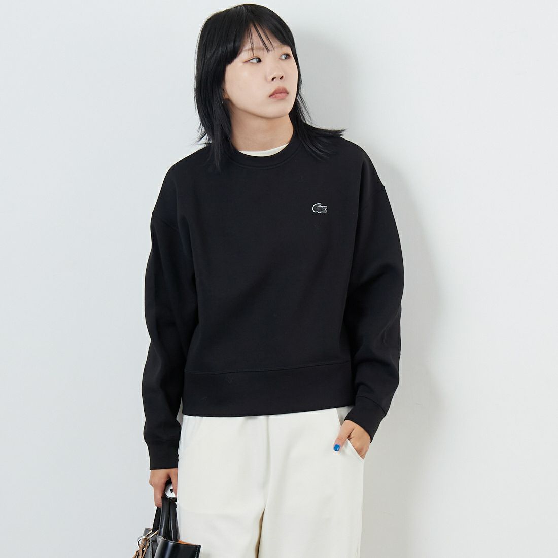 LACOSTE [ラコステ] オーバーサイズクルーネックスウェット [SF5614] 031 BLACK &&モデル身長：167cm 着用サイズ：36&&