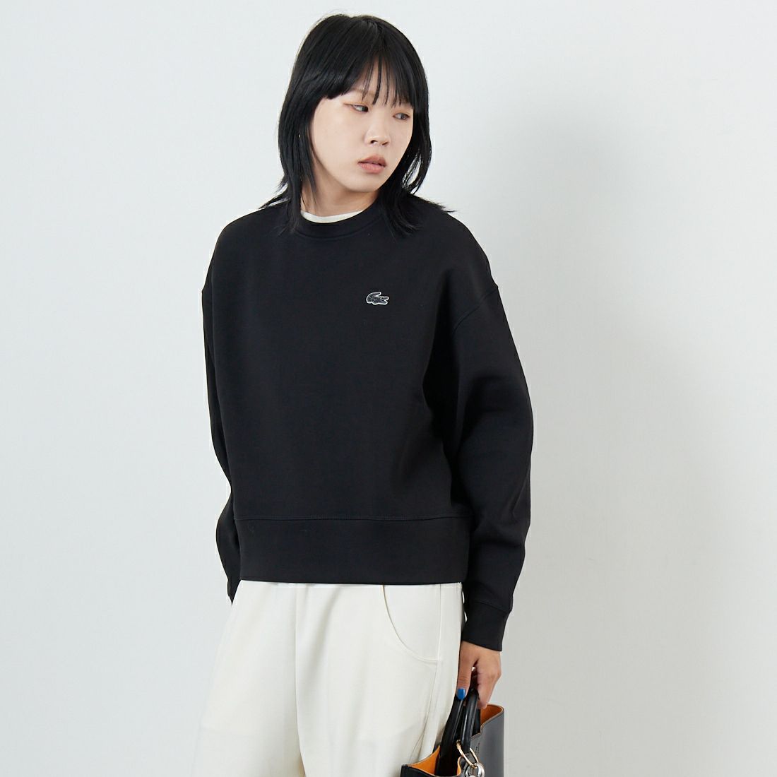 LACOSTE [ラコステ] オーバーサイズクルーネックスウェット [SF5614] 031 BLACK &&モデル身長：167cm 着用サイズ：36&&