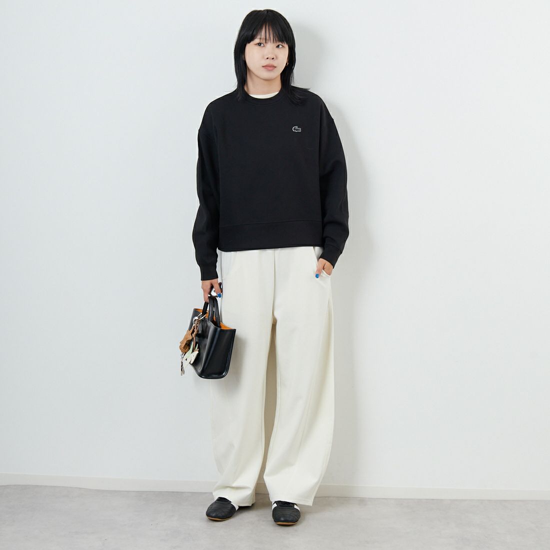 LACOSTE [ラコステ] オーバーサイズクルーネックスウェット [SF5614] 031 BLACK &&モデル身長：167cm 着用サイズ：36&&