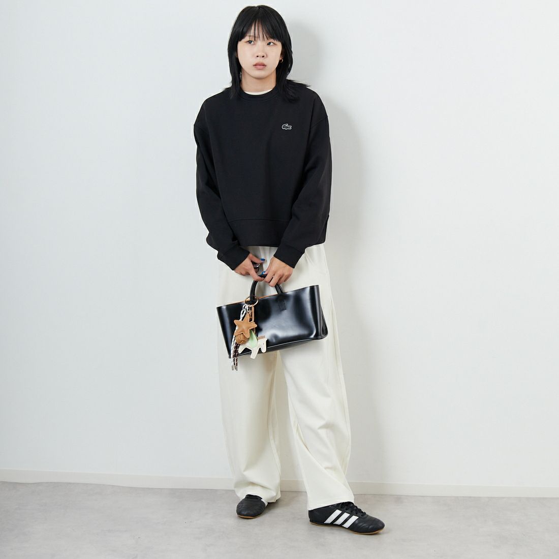 LACOSTE [ラコステ] オーバーサイズクルーネックスウェット [SF5614] 031 BLACK &&モデル身長：167cm 着用サイズ：36&&