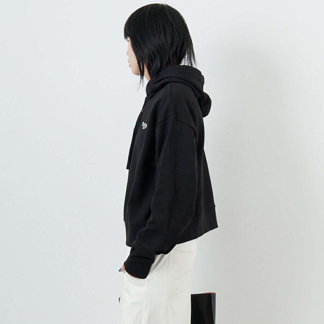 LACOSTE [ラコステ] ロゴパッチスウェットフーディ [SF7607] 031 BLACK &&モデル身長：167cm 着用サイズ：36&&