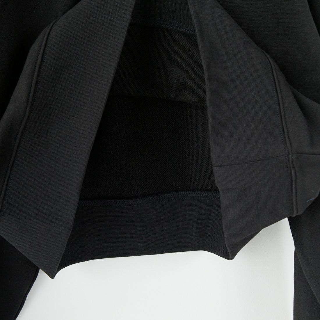 LACOSTE [ラコステ] ロゴパッチスウェットフーディ [SF7607] 031 BLACK