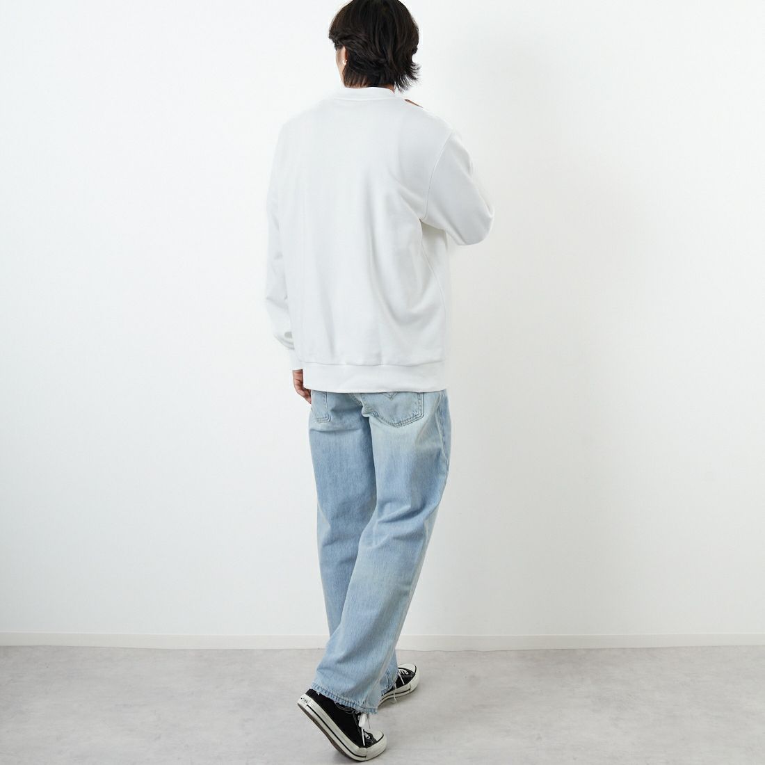 LACOSTE [ラコステ] エッセンシャルクルーネックスウェット [SH9801] 001 WHITE &&モデル身長：179cm 着用サイズ：6&&