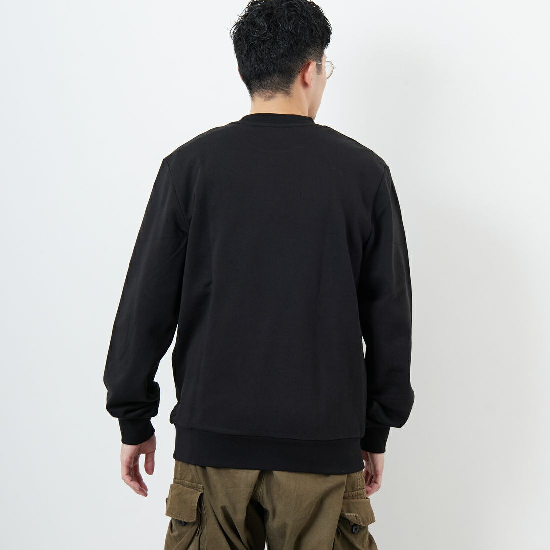 LACOSTE [ラコステ] エッセンシャルクルーネックスウェット [SH9801] 031 BLACK &&モデル身長：168cm 着用サイズ：4&&