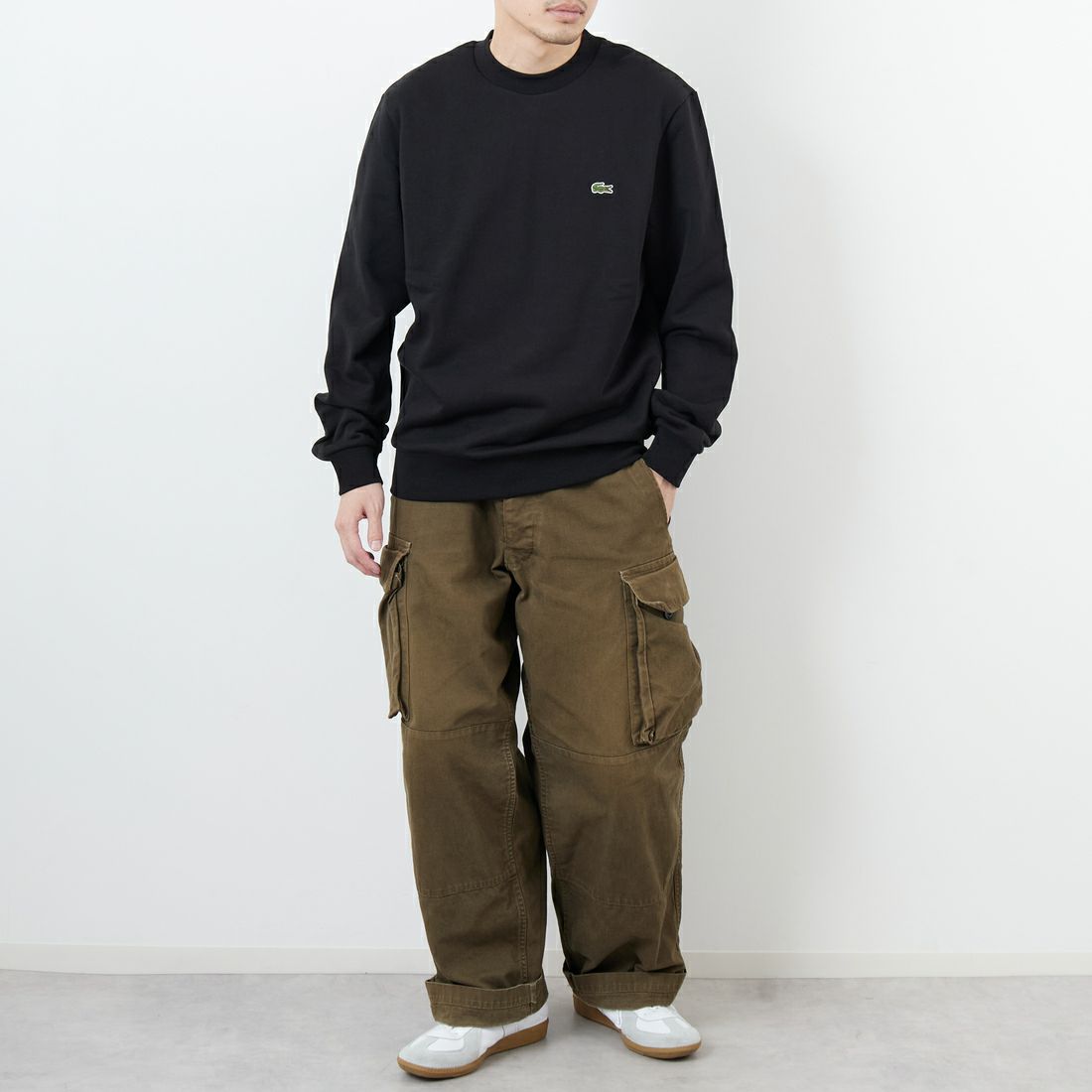 LACOSTE [ラコステ] エッセンシャルクルーネックスウェット [SH9801] 031 BLACK &&モデル身長：168cm 着用サイズ：4&&