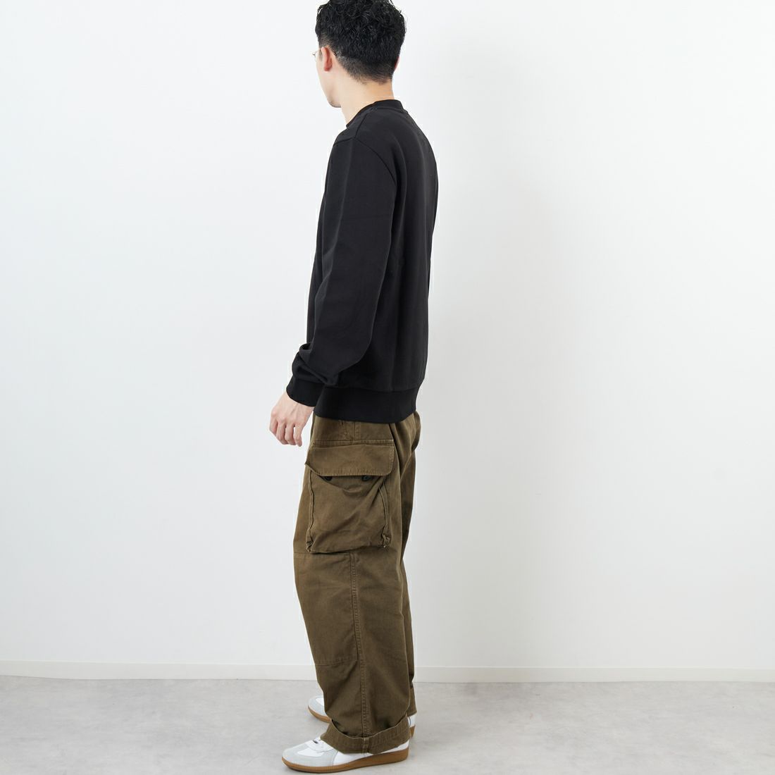 LACOSTE [ラコステ] エッセンシャルクルーネックスウェット [SH9801] 031 BLACK &&モデル身長：168cm 着用サイズ：4&&