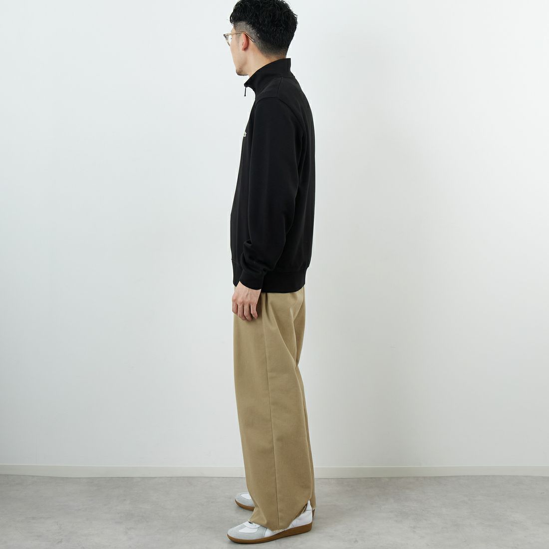 LACOSTE [ラコステ] ハイネックハーフジップスウェット [SH9774] 031 BLACK &&モデル身長：168cm 着用サイズ：4&&