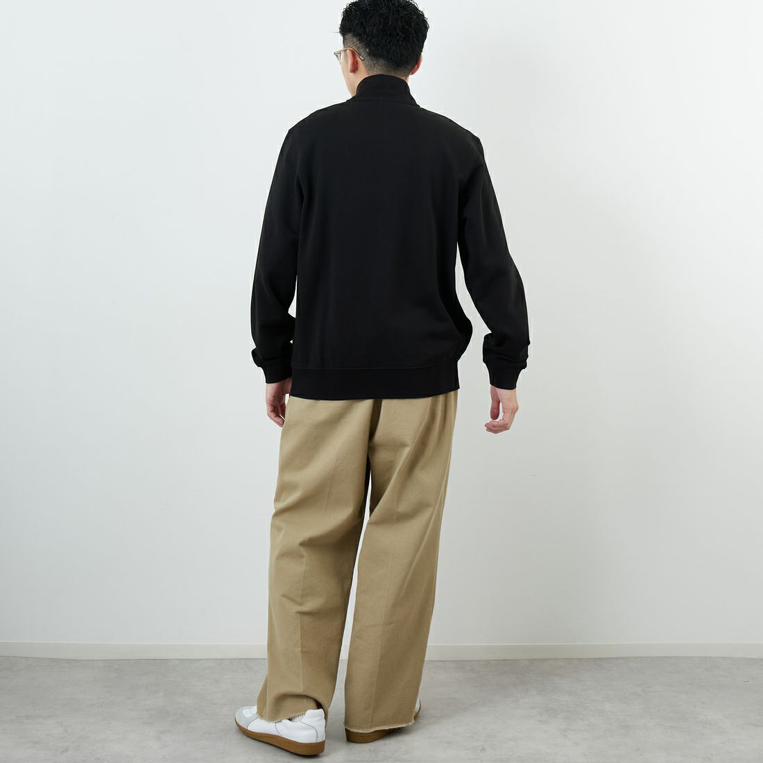 LACOSTE [ラコステ] ハイネックハーフジップスウェット [SH9774] 031 BLACK &&モデル身長：168cm 着用サイズ：4&&