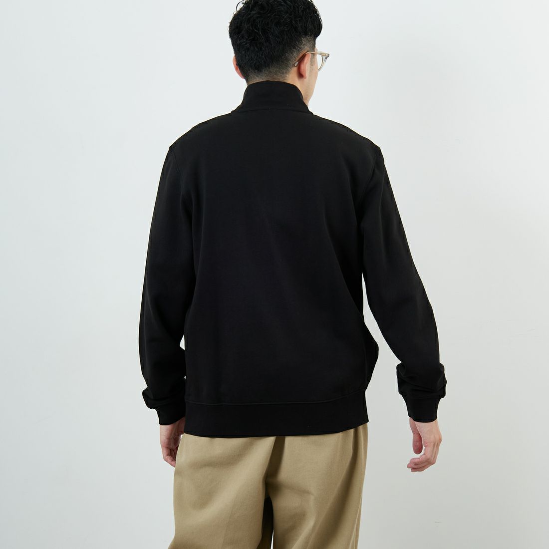 LACOSTE [ラコステ] ハイネックハーフジップスウェット [SH9774] 031 BLACK &&モデル身長：168cm 着用サイズ：4&&