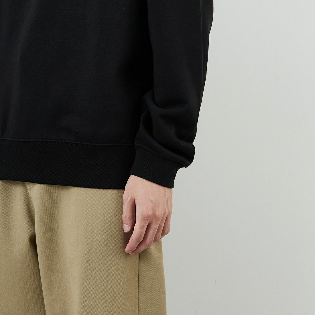 LACOSTE [ラコステ] ハイネックハーフジップスウェット [SH9774] 031 BLACK &&モデル身長：168cm 着用サイズ：4&&