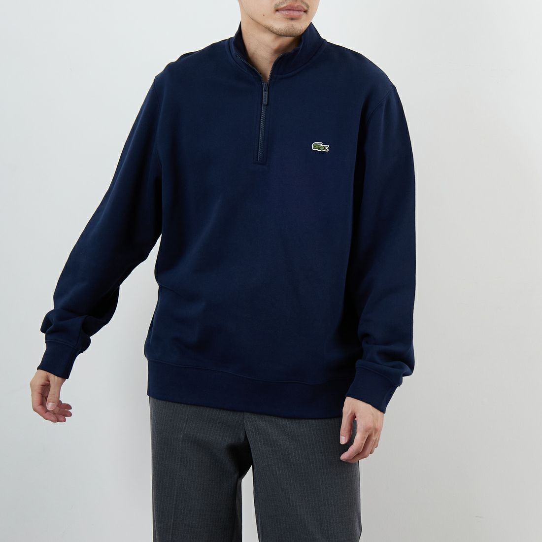 LACOSTE [ラコステ] ハイネックハーフジップスウェット [SH9774] 166 NAVY B &&モデル身長：168cm 着用サイズ：5&&