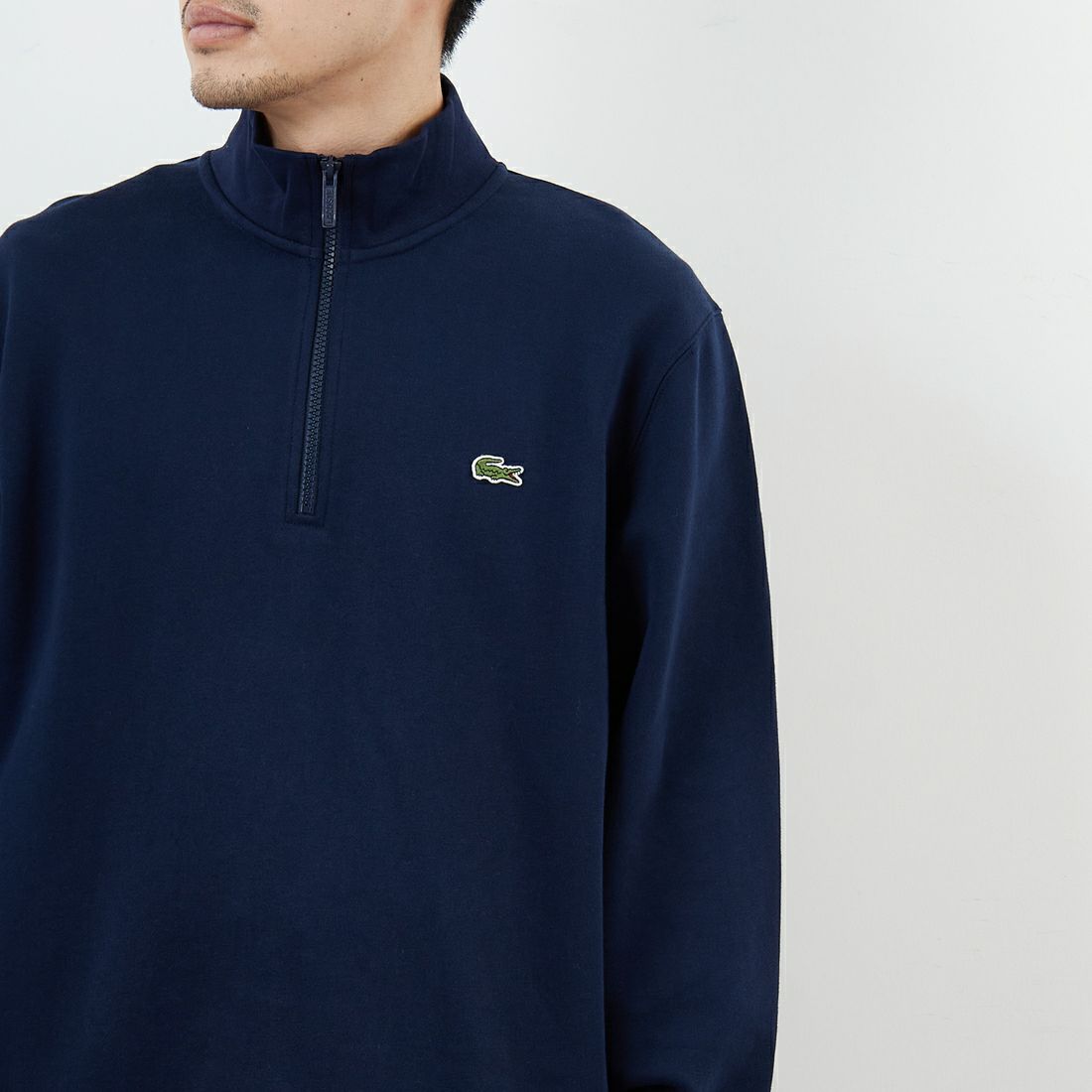 LACOSTE [ラコステ] ハイネックハーフジップスウェット [SH9774] 166 NAVY B &&モデル身長：168cm 着用サイズ：5&&