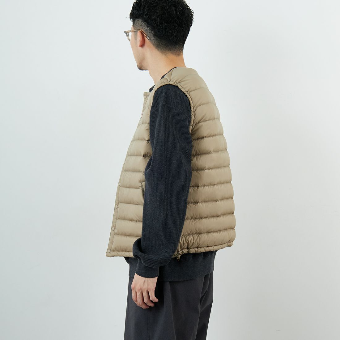 DANTON [ダントン] インナーダウン クルーネックベスト [DT-A0026RRT] SAND BEIGE &&モデル身長：168cm 着用サイズ：M&&