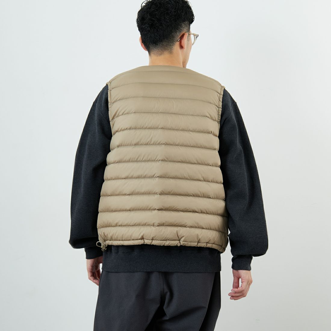 DANTON [ダントン] インナーダウン クルーネックベスト [DT-A0026RRT] SAND BEIGE &&モデル身長：168cm 着用サイズ：M&&