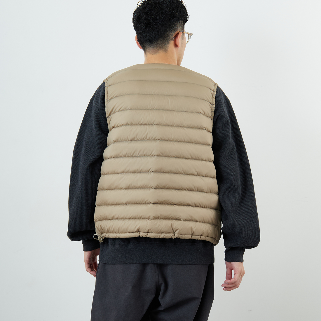 DANTON [ダントン] インナーダウン クルーネックベスト [DT-A0026RRT] SAND BEIGE &&モデル身長：168cm 着用サイズ：M&&