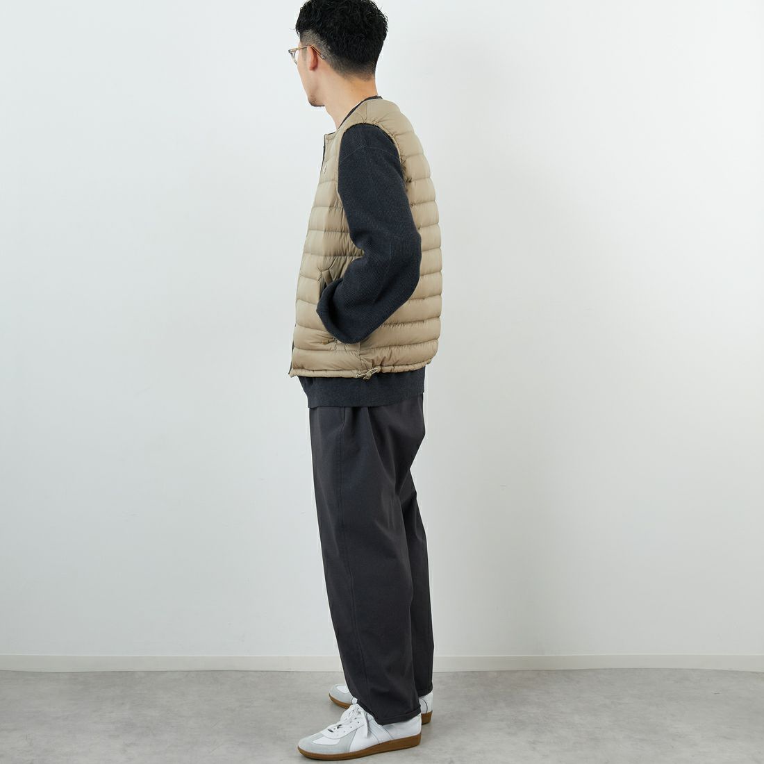 DANTON [ダントン] インナーダウン クルーネックベスト [DT-A0026RRT] SAND BEIGE &&モデル身長：168cm 着用サイズ：M&&