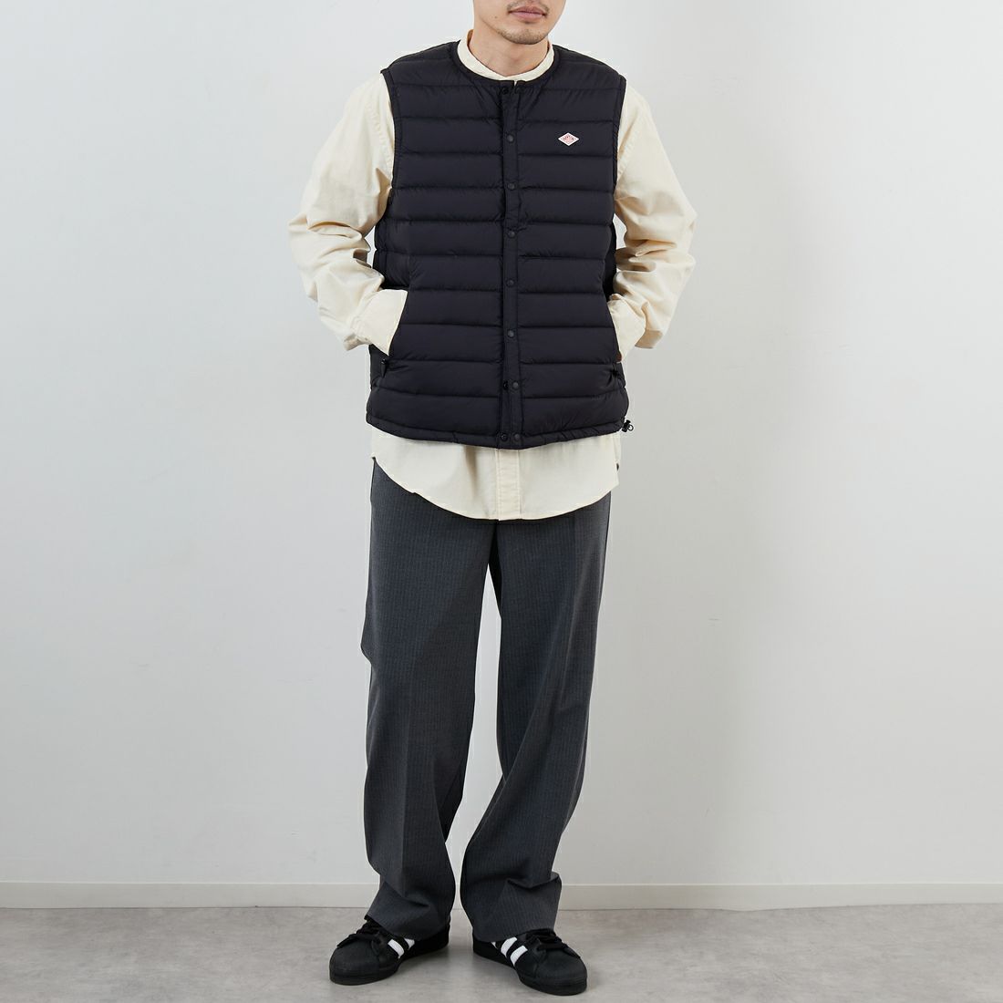 DANTON [ダントン] インナーダウン クルーネックベスト [DT-A0026RRT] BLACK &&モデル身長：168cm 着用サイズ：M&&