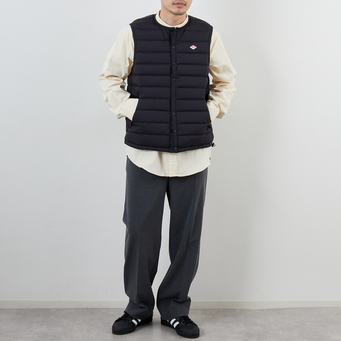 DANTON [ダントン] インナーダウン クルーネックベスト [DT-A0026RRT] BLACK &&モデル身長：168cm 着用サイズ：M&&