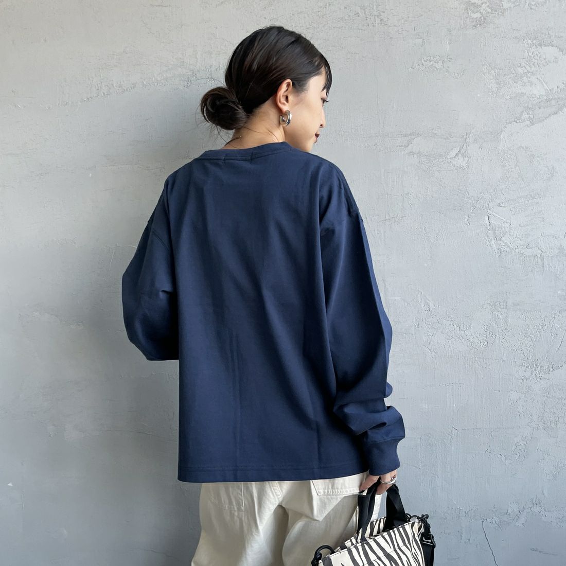 Gymphlex [ジムフレックス] クルーネックプルオーバー [GY-C0486HKT] DK.NAVY &&モデル身長：150cm 着用サイズ：14&&