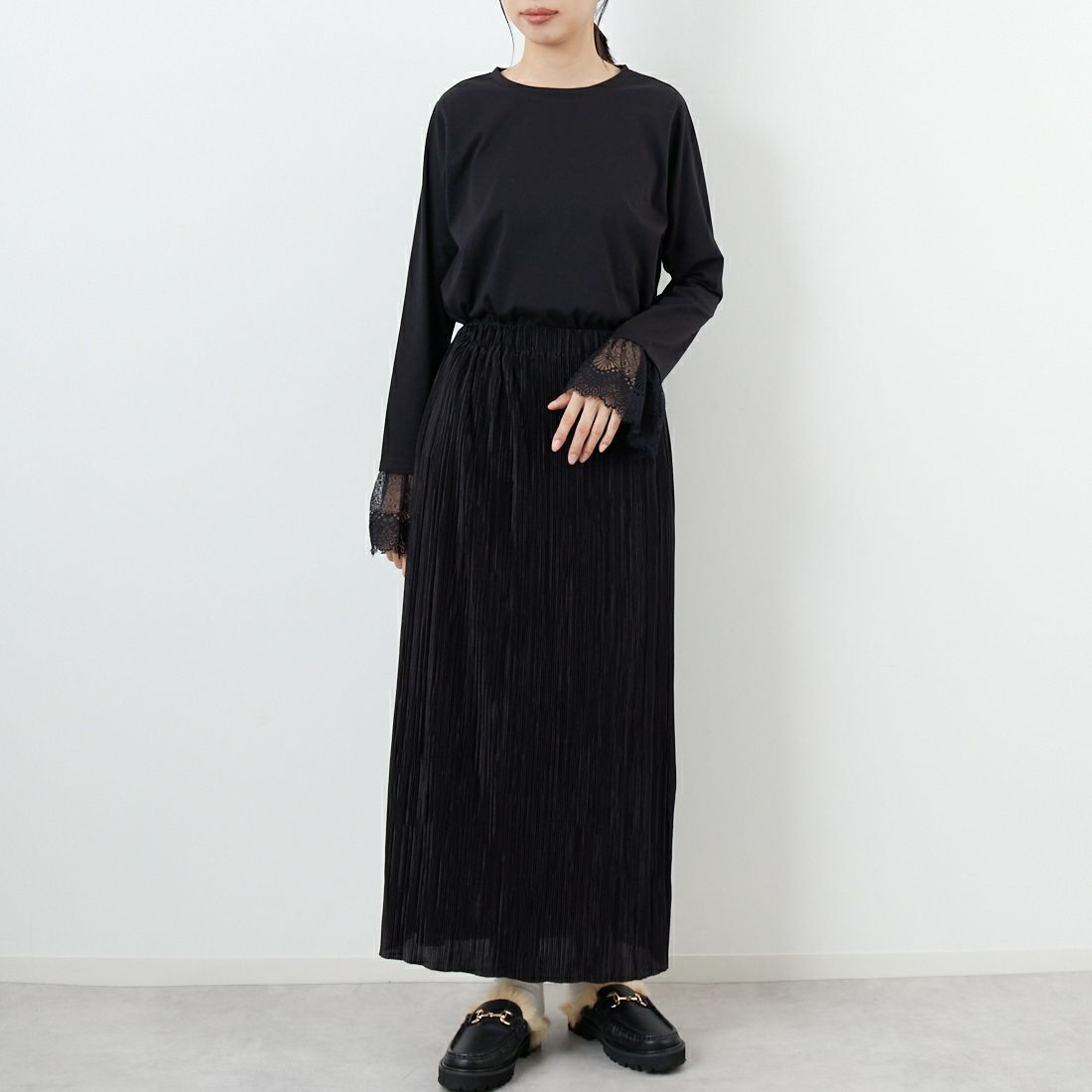 Maison de L'allure [メゾン ドゥ ラリュール] レースドッキング ロングスリーブTシャツ [M25132009] 09 BLACK &&モデル身長：162cm 着用サイズ：F&&