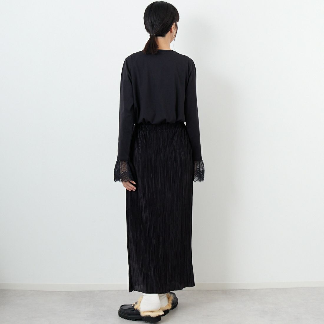 Maison de L'allure [メゾン ドゥ ラリュール] レースドッキング ロングスリーブTシャツ [M25132009] 09 BLACK &&モデル身長：162cm 着用サイズ：F&&