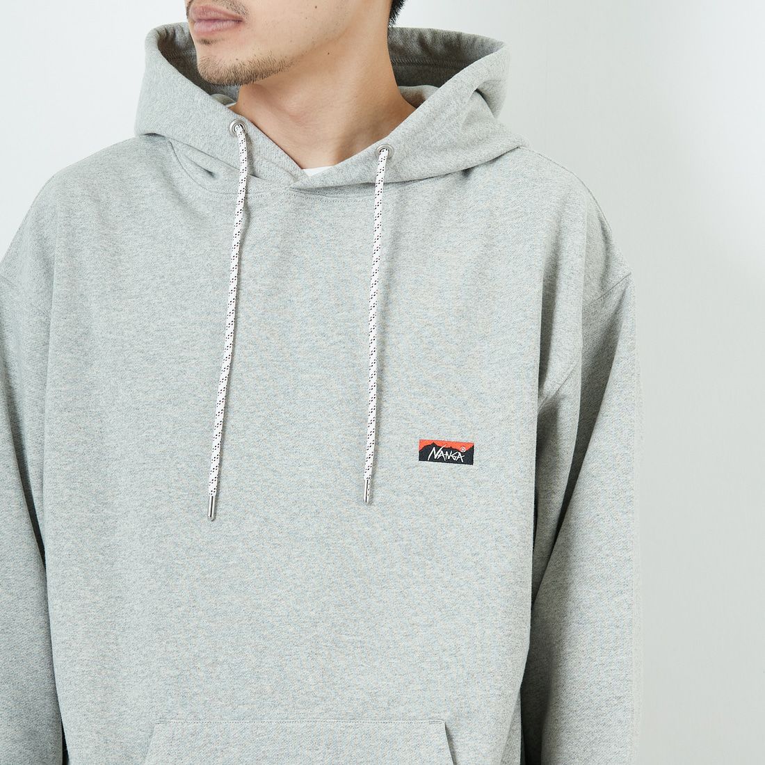 JEANSFACTORY × NANGA [ジーンズファクトリー × ナンガ] 別注 フードロゴ刺繍 スウェットパーカー [NW2504-JF] GRAY