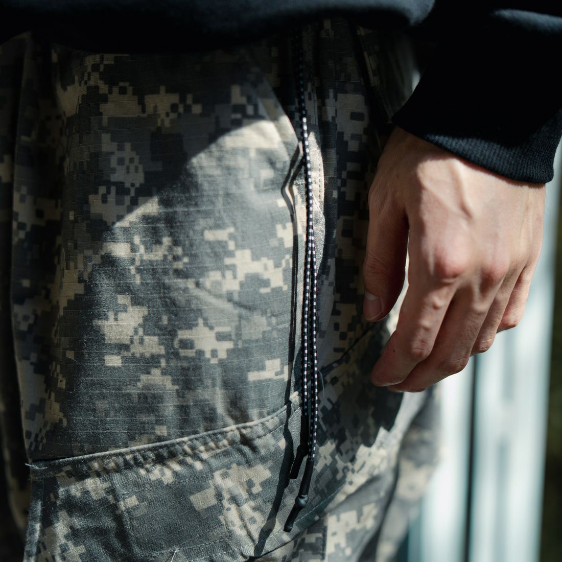 JEANSFACTORY × NANGA [ジーンズファクトリー × ナンガ] 別注 ワンポイント刺繍ロゴ ドローコードスウェット [NW2507-JF] BLACK