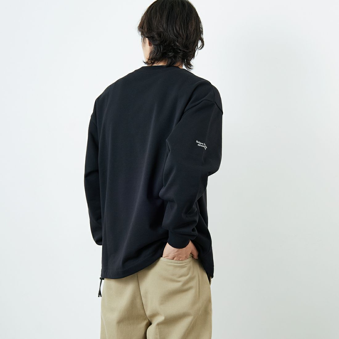 JEANSFACTORY × NANGA [ジーンズファクトリー × ナンガ] 別注 ワンポイント刺繍ロゴ ドローコードスウェット [NW2507-JF] BLACK &&モデル身長：179cm 着用サイズ：L&&