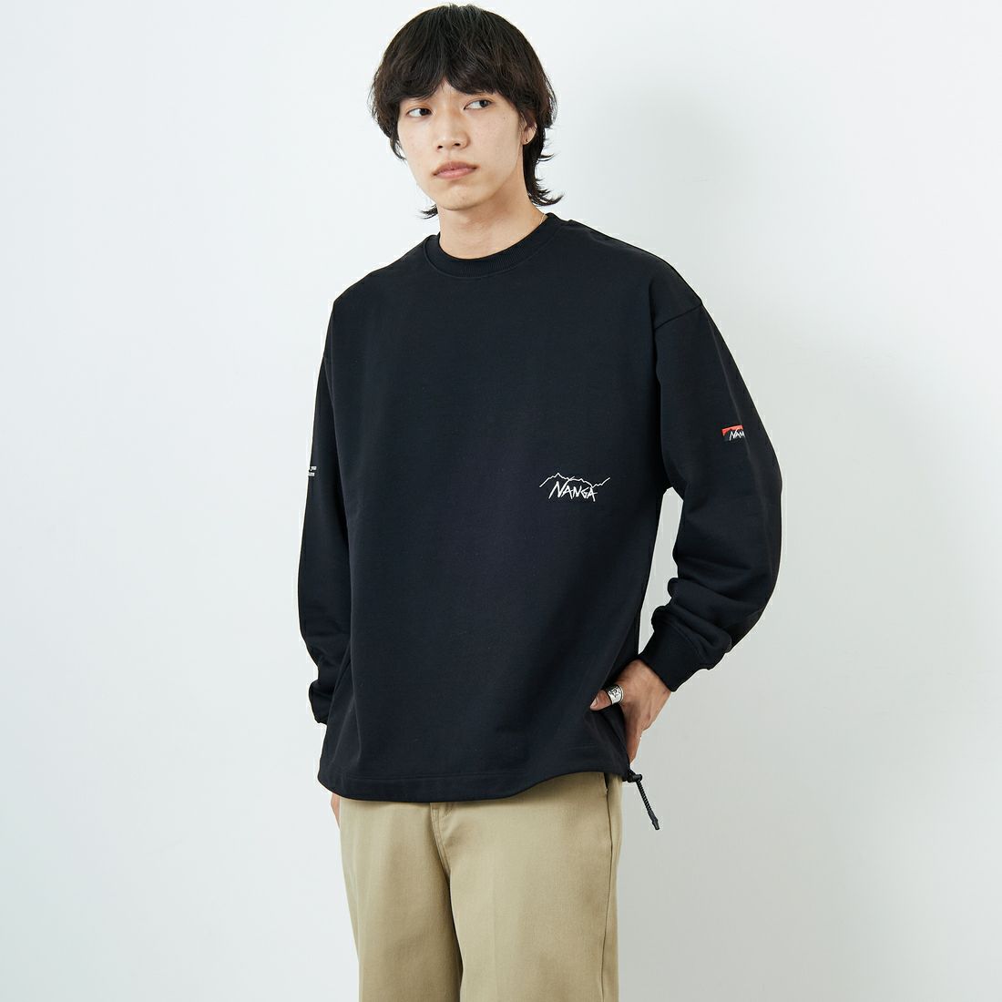 JEANSFACTORY × NANGA [ジーンズファクトリー × ナンガ] 別注 ワンポイント刺繍ロゴ ドローコードスウェット [NW2507-JF] BLACK &&モデル身長：179cm 着用サイズ：L&&