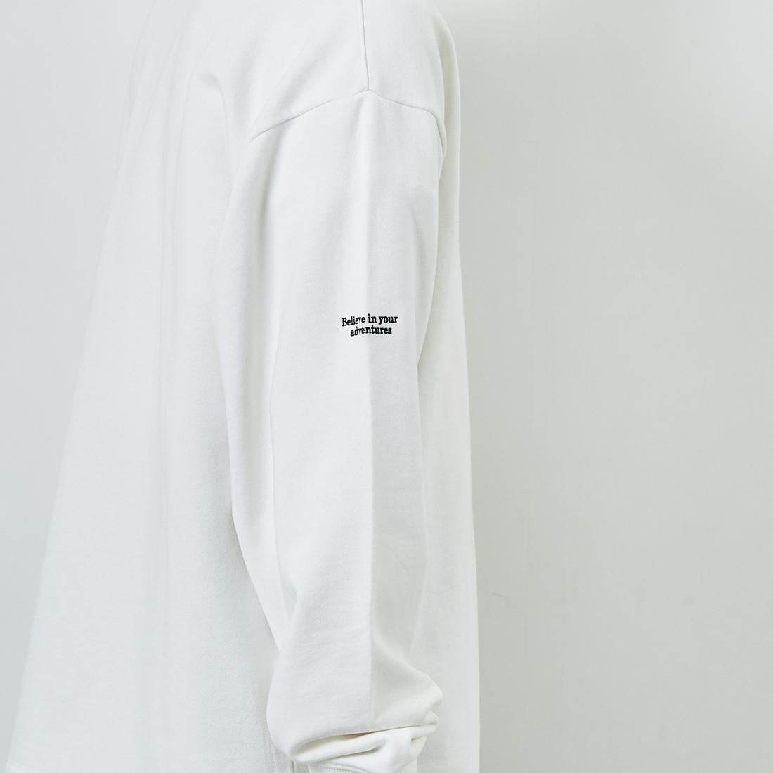 JEANSFACTORY × NANGA [ジーンズファクトリー × ナンガ] 別注 ワンポイント刺繍ロゴ ドローコードスウェット [NW2507-JF] WHITE