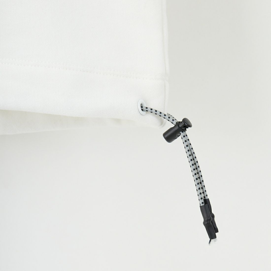 JEANSFACTORY × NANGA [ジーンズファクトリー × ナンガ] 別注 ワンポイント刺繍ロゴ ドローコードスウェット [NW2507-JF] WHITE