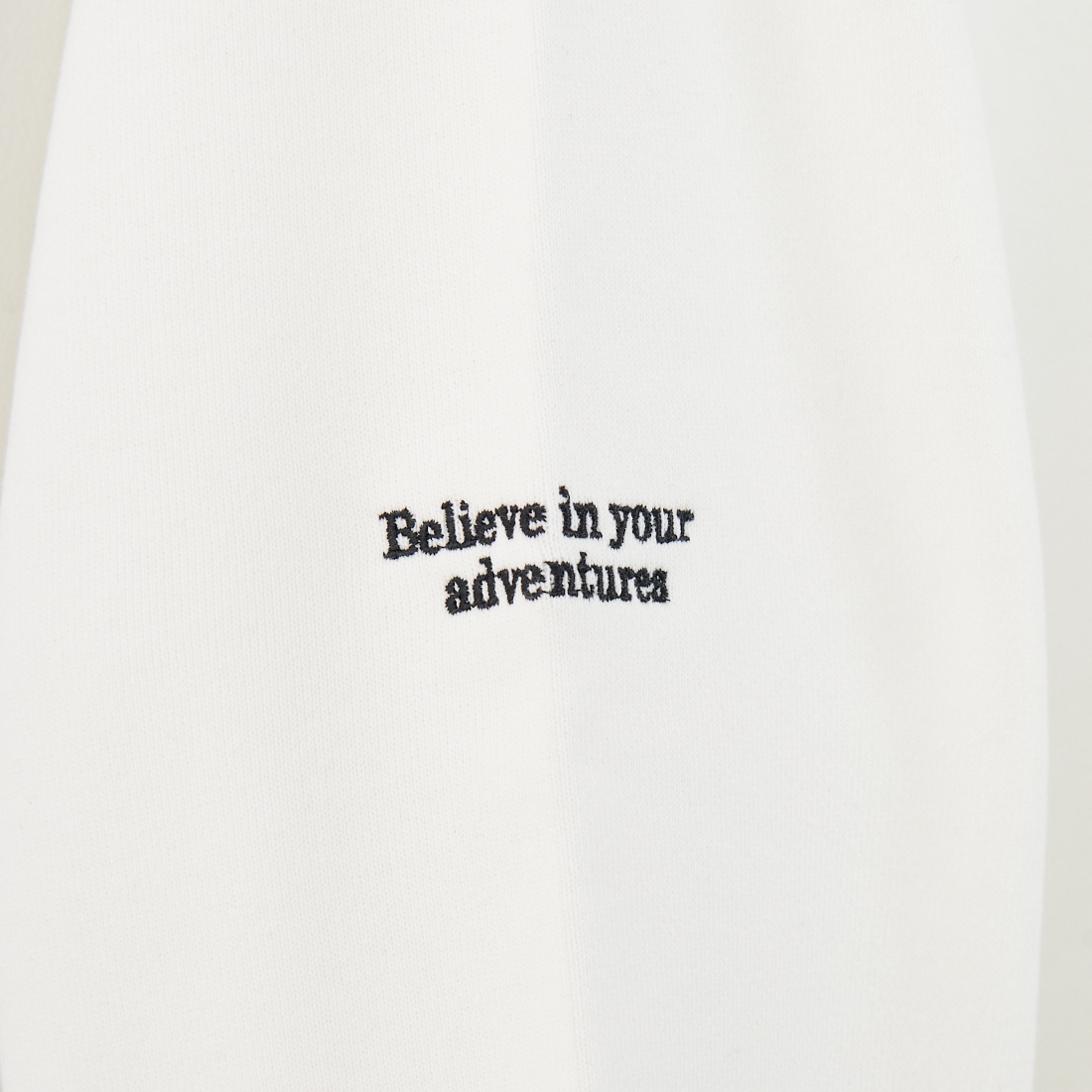 JEANSFACTORY × NANGA [ジーンズファクトリー × ナンガ] 別注 ワンポイント刺繍ロゴ ドローコードスウェット [NW2507-JF] WHITE