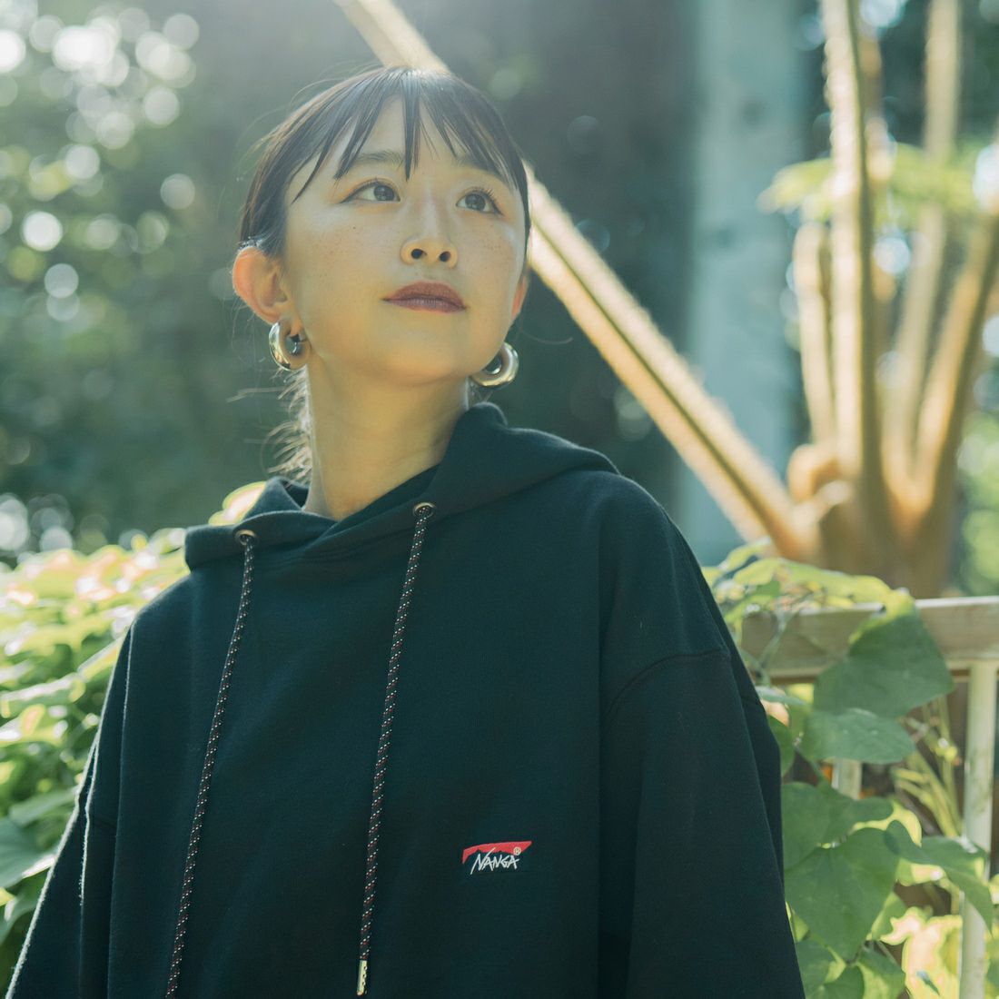 JEANSFACTORY × NANGA [ジーンズファクトリー × ナンガ] 別注 フードロゴ刺繍 スウェットパーカー [NW2504-JF] BLACK