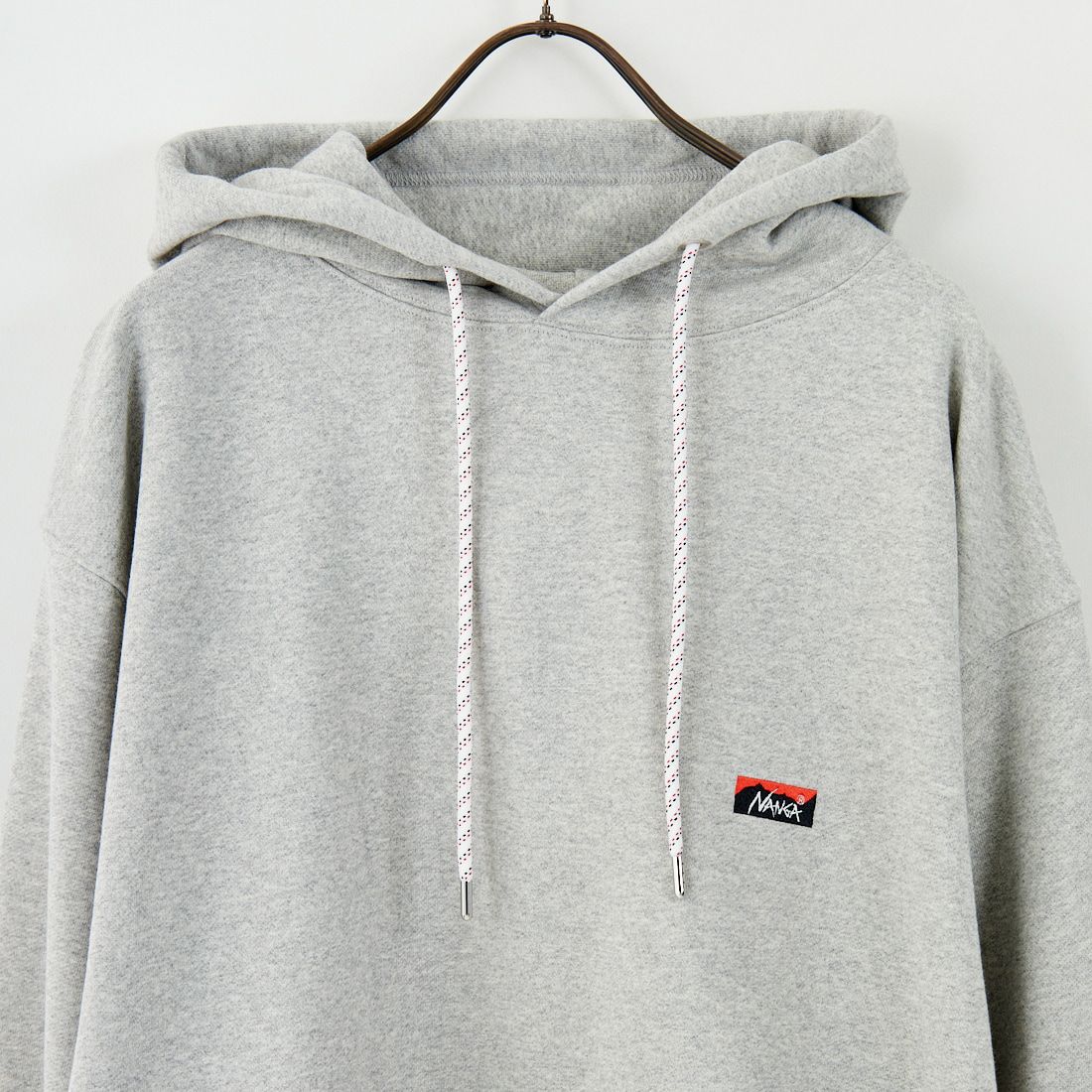 JEANSFACTORY × NANGA [ジーンズファクトリー × ナンガ] 別注 フードロゴ刺繍 スウェットパーカー [NW2504-JF] GRAY
