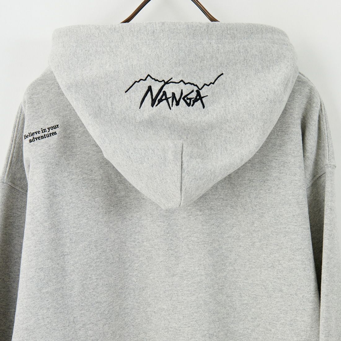 JEANSFACTORY × NANGA [ジーンズファクトリー × ナンガ] 別注 フードロゴ刺繍 スウェットパーカー [NW2504-JF] GRAY