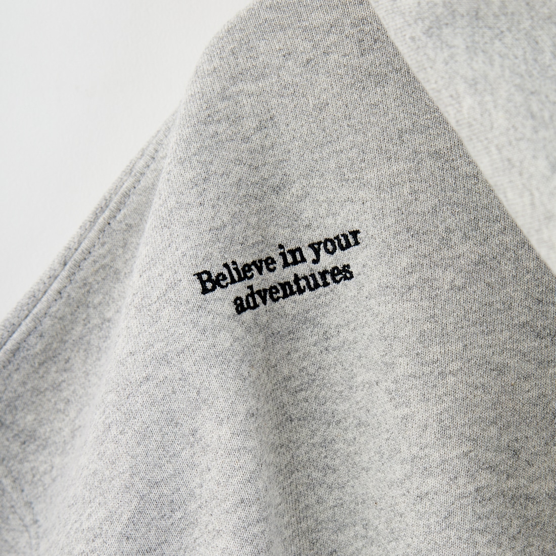 JEANSFACTORY × NANGA [ジーンズファクトリー × ナンガ] 別注 フードロゴ刺繍 スウェットパーカー [NW2504-JF] GRAY