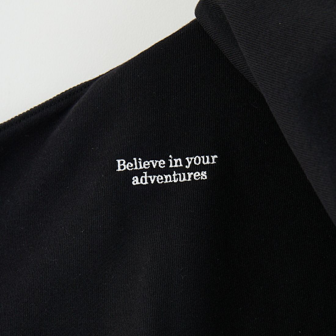 JEANSFACTORY × NANGA [ジーンズファクトリー × ナンガ] 別注 フードロゴ刺繍 スウェットパーカー [NW2504-JF] BLACK