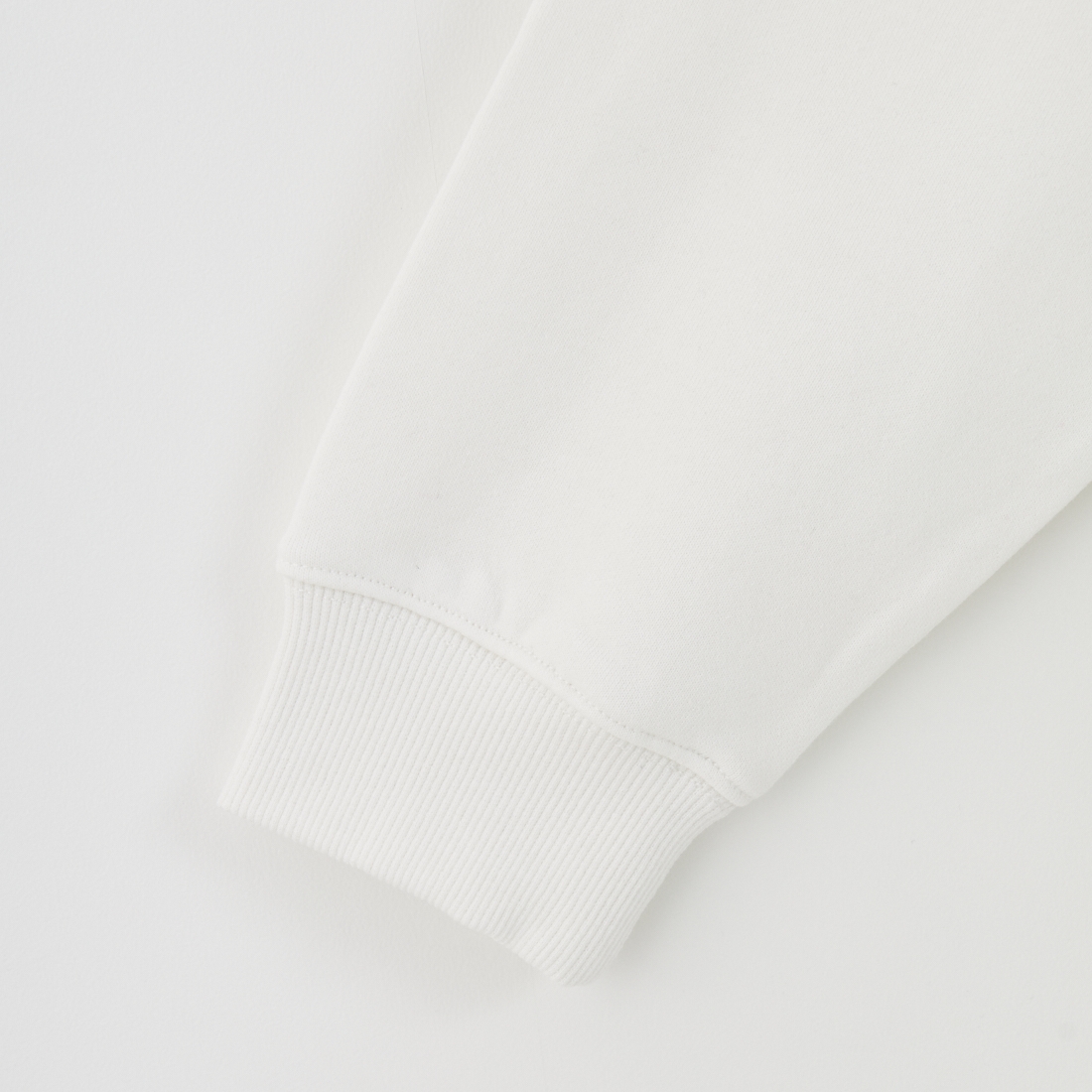 JEANSFACTORY × NANGA [ジーンズファクトリー × ナンガ] 別注 バック刺繍ロゴ クルーネックスウェット [NW2505-JF] WHITE